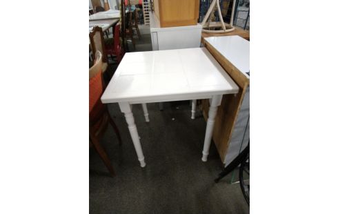 TABLE DE CUISINE CARRELEE