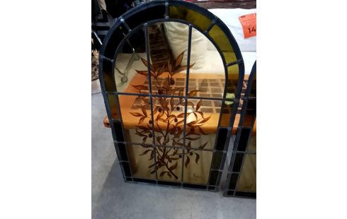 PAIRE DE VITRAUX SIGNÉS