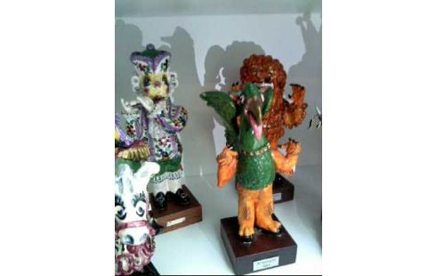 FASTNACHTSFIGUREN BASEL VERSCHIEDEN