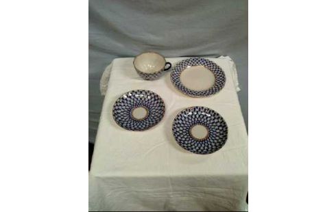 PORZELLANSET 4-TEILIG <LOMONOS.> BLAU GOLDF.