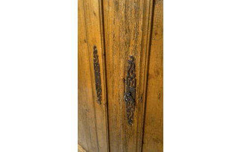 PENDERIE PIN ANCIEN 2 PORTES