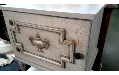 CHEVET ECRU 1 PORTE STYLE LOUIS XVI L UNITE