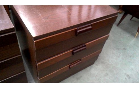 CHIFFONNIER 3 TIROIRS ANNEES 70, , BOIS LOOK L UNITE