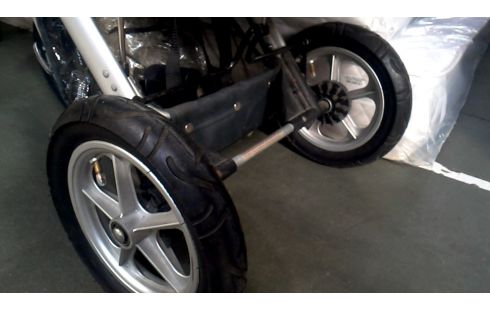 POUSSETTE 3 ROUES NOIRE GRIS ALUMINIUM