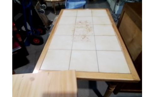 TABLE DE CUISINE CARRELLEE