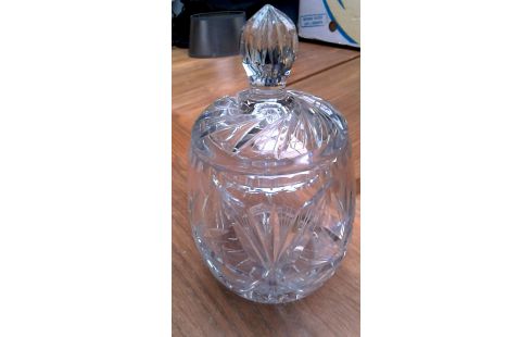 JARRÓN CON TAPA CRISTAL BOHEMIO