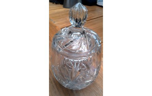 JARRÓN CON TAPA CRISTAL BOHEMIO