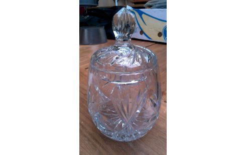 JARRÓN CON TAPA CRISTAL BOHEMIO