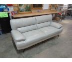 CANAPE 3 PLACES CUIR EN L'ETAT