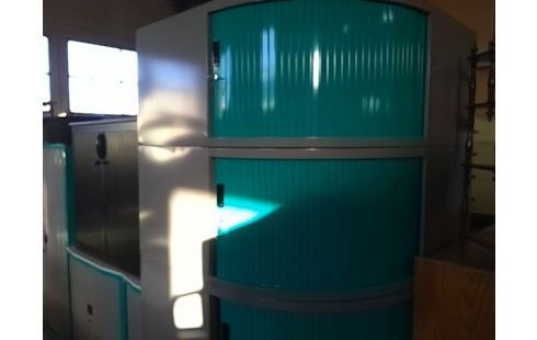 ARMOIRE A RIDEAU D'ANGLE