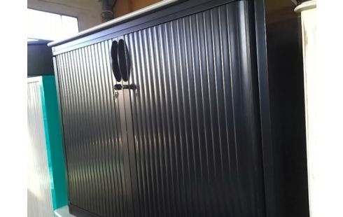 DEMIE ARMOIRE A RIDEAU NOIRE