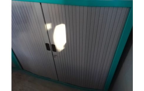 DEMIE ARMOIRE A RIDEAU VERTE