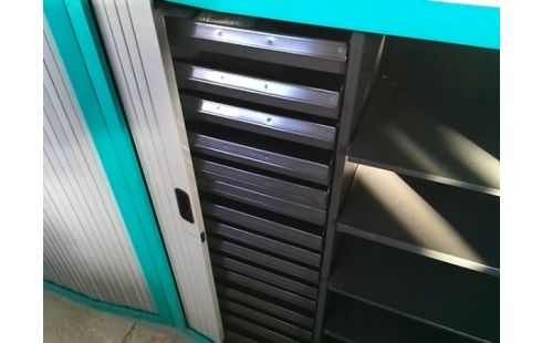 DEMIE ARMOIRE A RIDEAU VERTE