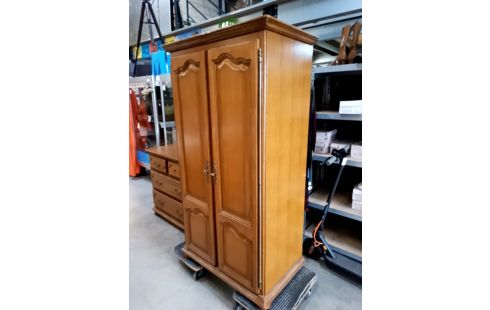 ARMOIRE ST CHENE 2 PORTES + CLÉ