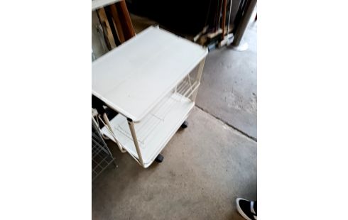 DESSERTE A ROULETTES