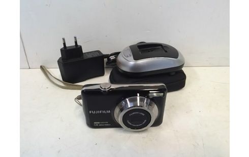 APPAREIL PHOTO FUJIFILM 14 MPX (AVEC SACOCHE ET CHARGEUR)