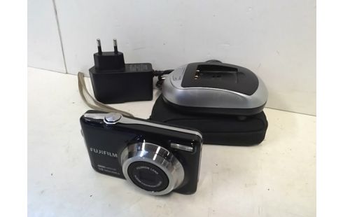 APPAREIL PHOTO FUJIFILM 14 MPX (AVEC SACOCHE ET CHARGEUR)