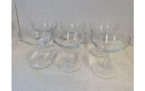LOT DE 6 COUPES A CHAMPAGNE