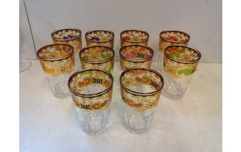 LOT DE 10 VERRES A THE
