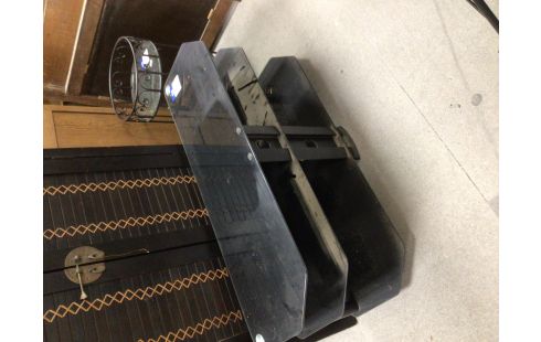 MEUBLE TV NOIR VITRE