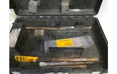 PERFORATEUR DEWALT 1250W AVEC CAISSE