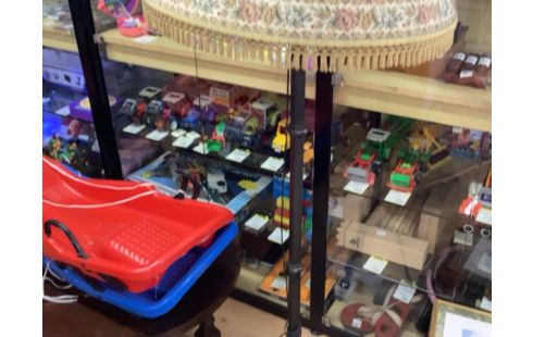 LAMPE MÉTAL ABAT JOUR ROUGE