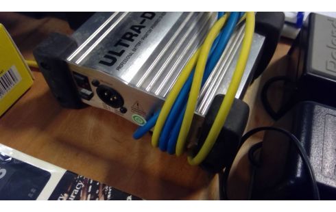 BOITE DIRECT PASSIVE  BEHRINGER DI