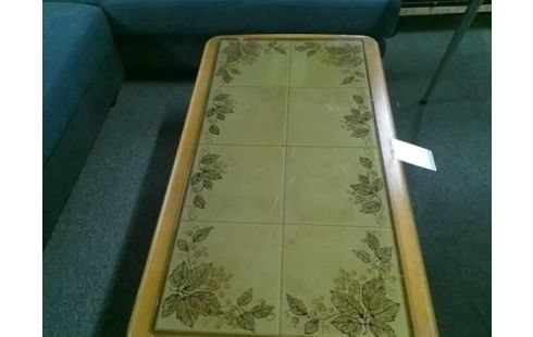 TABLE BASSE CARRELEE MOTIF FEUILLES AVEC PLAQUE VERRE