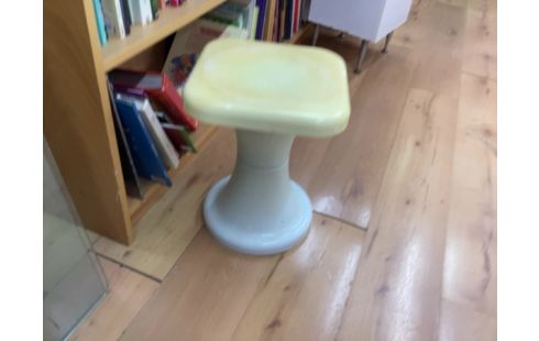 TABOURET PLASTIQUE VINTAGE