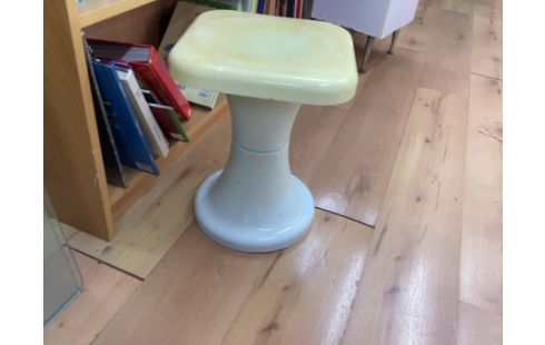 TABOURET PLASTIQUE VINTAGE