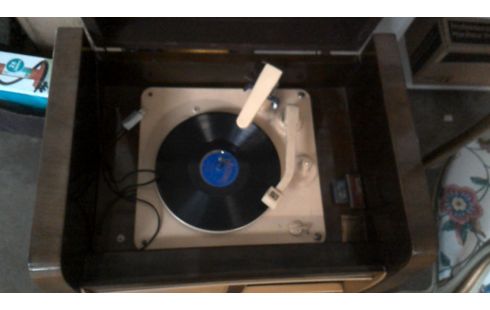 RADIOMEUBEL ANTIEK HIS MASTER VOICE/DECO