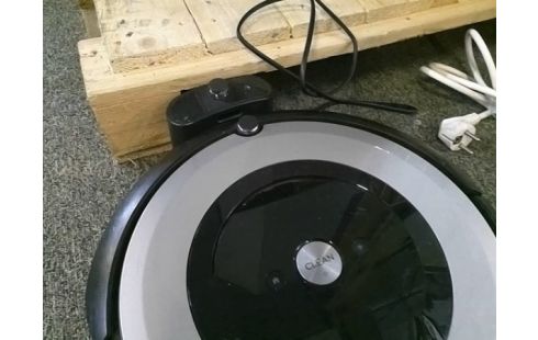 ASPIRATEUR ROBOT ROOMBA E5 AVEC BOITE