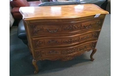 COMMODE STYLE LOUIS XV (PIED ARRIERE DROIT RECOLLE)