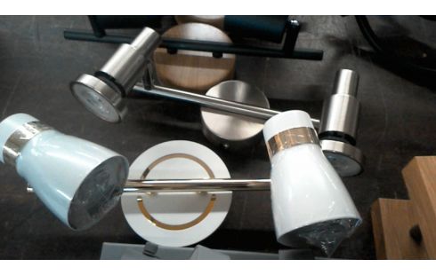 RAMPE DE SPOTS  2 L L' UNE