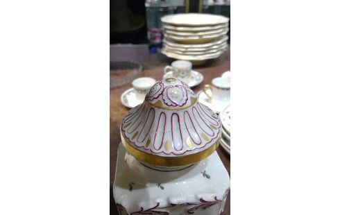 CAJA DE TÉ PORCELANA ESTADO ACTUAL