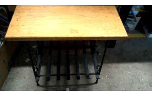 KRANTENREKJE HOUT/SMEEDIJZER