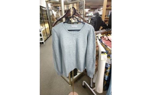 PULL ARMAND THIERRY T3 . .