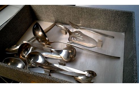 CUBIERTO PLATEADO, , COFRE