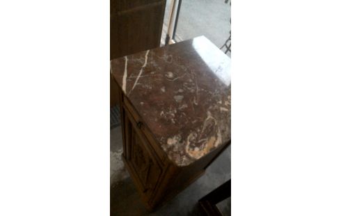 NACHTKASTJE MET MARMER