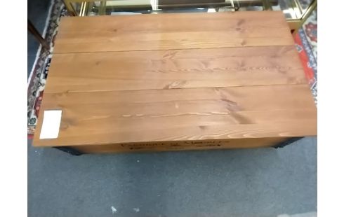 TABLE BASSE Coffre pin et metal
