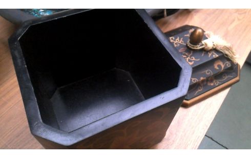 DECKELVASE QUADRATISCH SCHWARZ OR