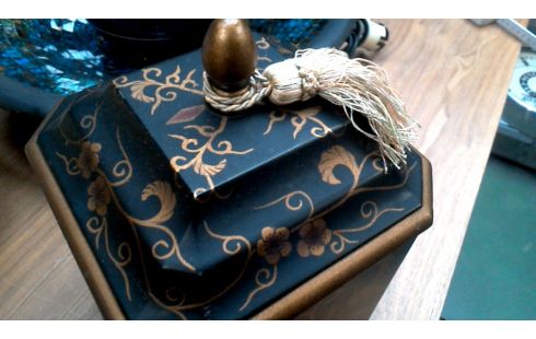 DECKELVASE QUADRATISCH SCHWARZ OR