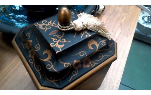 DECKELVASE QUADRATISCH SCHWARZ OR