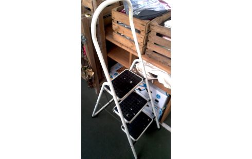 TRITTLEITER 1 BRABANTIA WEISS SCHWARZ