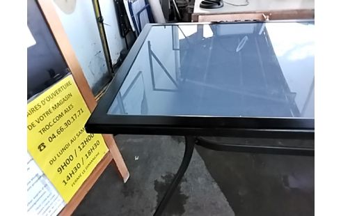 TABLE METAL PLATEAUX VERRE