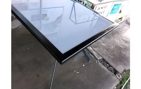 TABLE METAL PLATEAUX VERRE