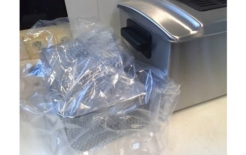 FRITEUSE ESSENTIEL B (ETAT NEUVE)