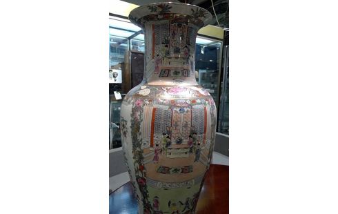 VASE CHINESISCH GROSSES MODELL