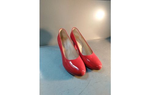 CHAUSSURES ESCARPIN VERNIS ROUGE T40