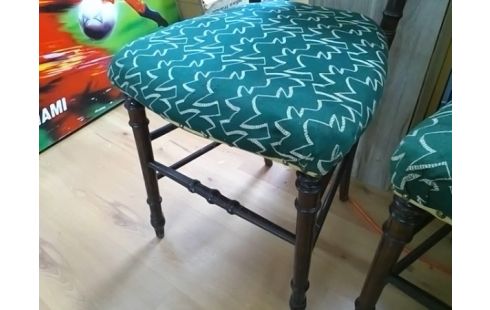 CHAISE ASSISE TISSU VERT